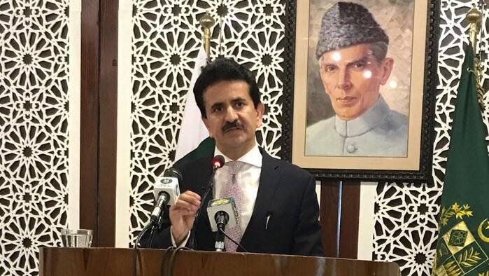 Pakistan offers India help in fight against coronavirus