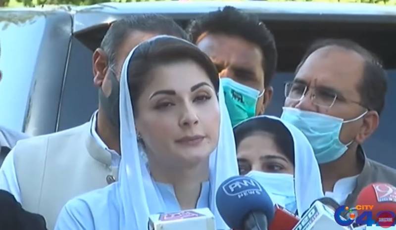 Maryam Nawaz talking to the newsmen.