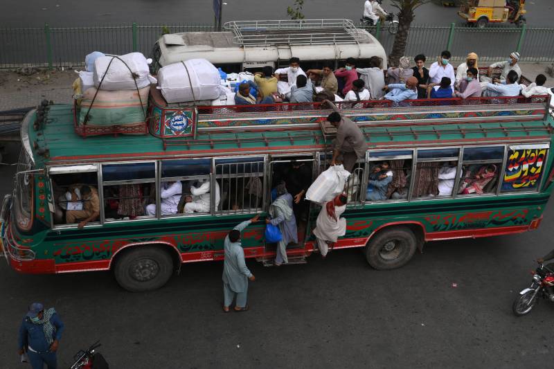 Pakistan lockdown for Public transport