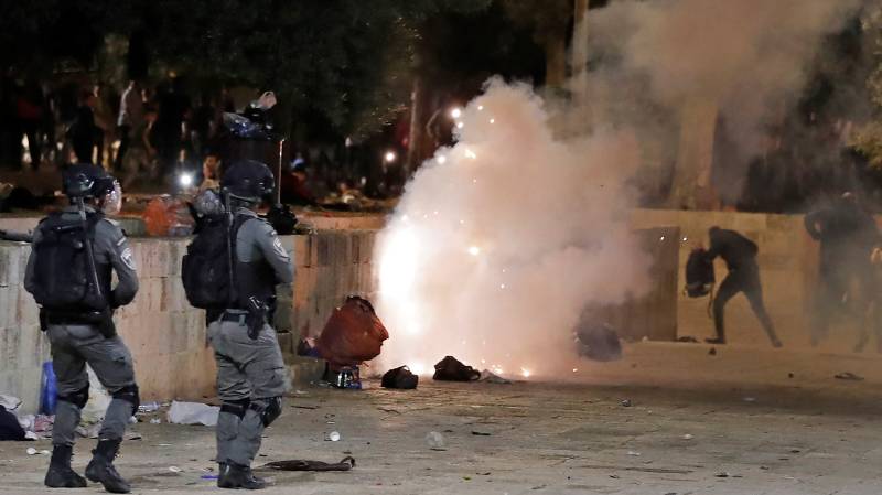New protests called after Jerusalem clashes wound over 200