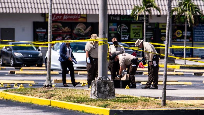 Florida shooting leaves two dead, 20 wounded