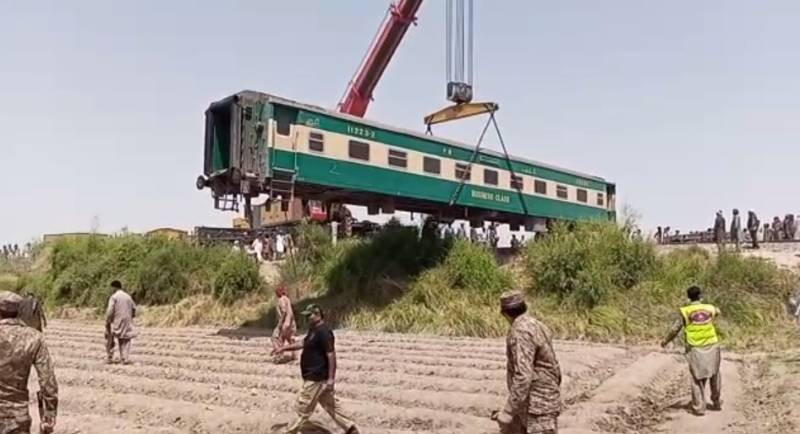 Death toll in Ghotki train accident rises to 53, over 100 injured 