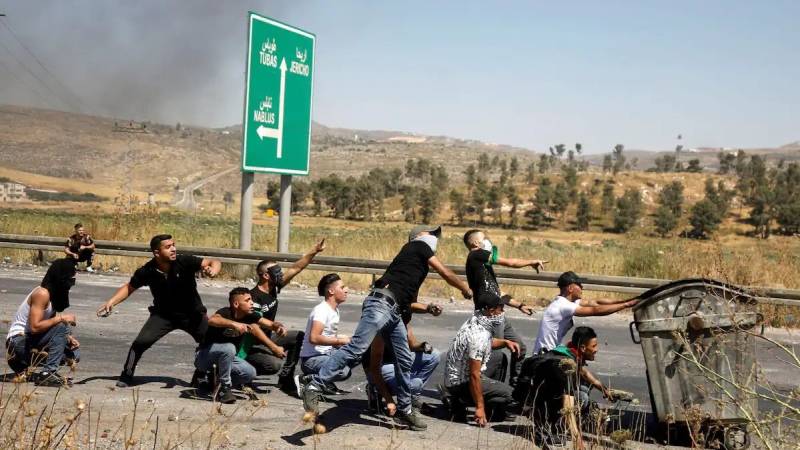 Israeli settlers agree to leave flashpoint West Bank outpost: officials