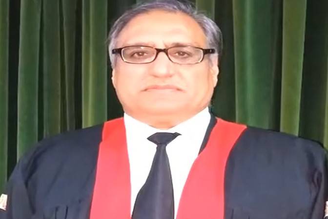 Newly-appointed LHC CJ removes registrar in his first order