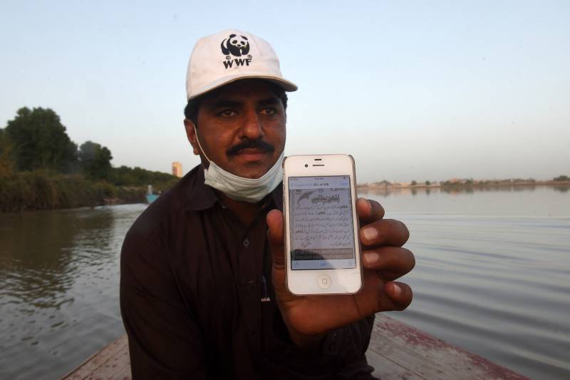 Fishermen join fight to save endangered Pakistan dolphin