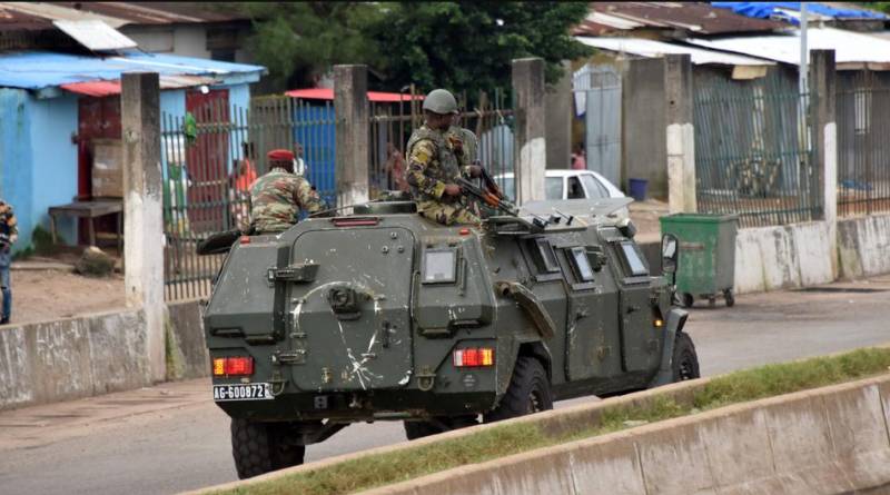 Army stages coup in Guinea