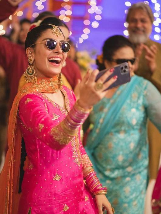 Ayeza Khan shares clicks from Laapata 