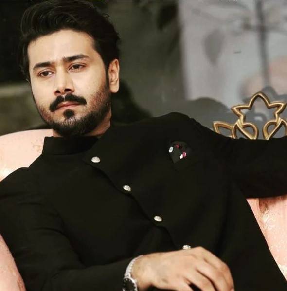 Ali Abbas dons Wolverine’s claws in new snap