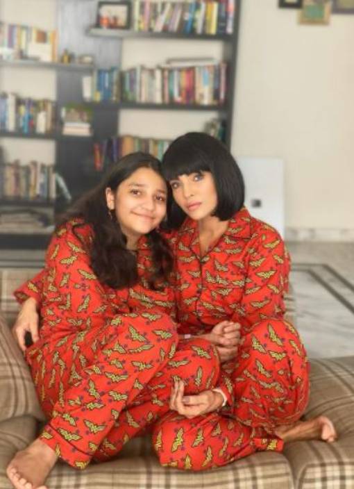 Like mother like daughter: Zhalay posts snapshots with daughter
