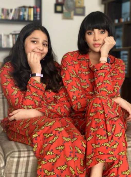 Like mother like daughter: Zhalay posts snapshots with daughter