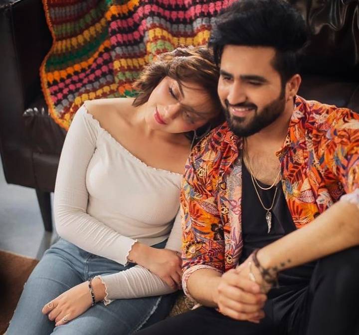 Alizeh Shah with Falak Shabir.