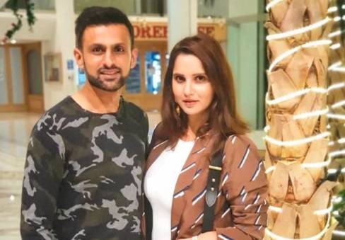 Indian star Sania Mirza reaches Karachi to eat favorite dish