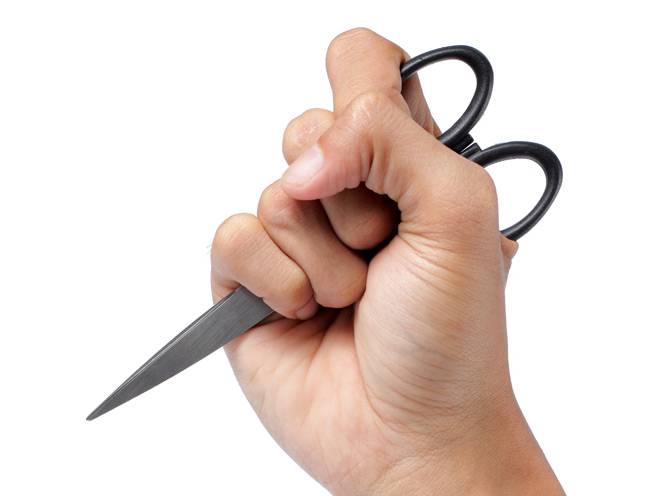 Lahore man fatally stabs elder brother with scissors