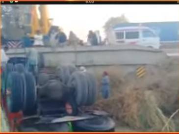 Sleep drives oil tanker driver to death in Nawabshah