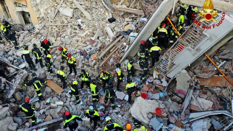 Pregnant nurse among 7 dead in Sicily building collapse