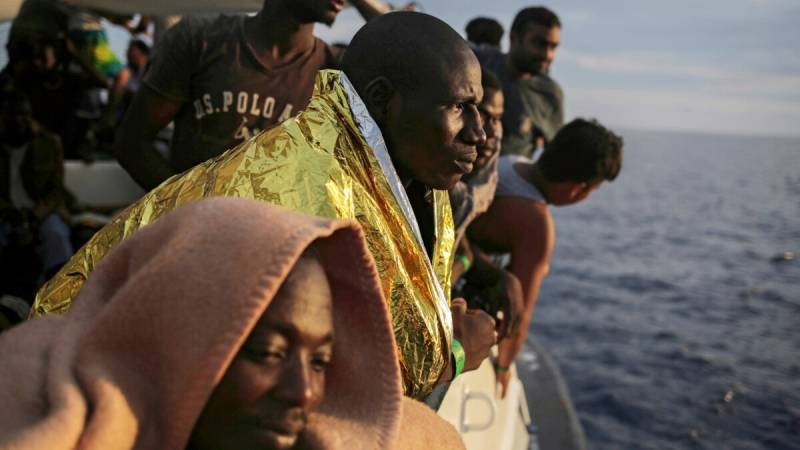 Tunisia navy rescues 78 migrants, one dead