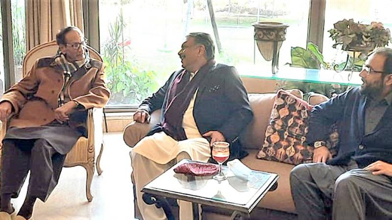 Ch Shujaat lays stress on unity among Muslim states