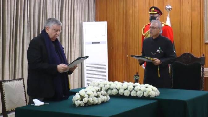 Shaukat Tarin sworn in as finance minister