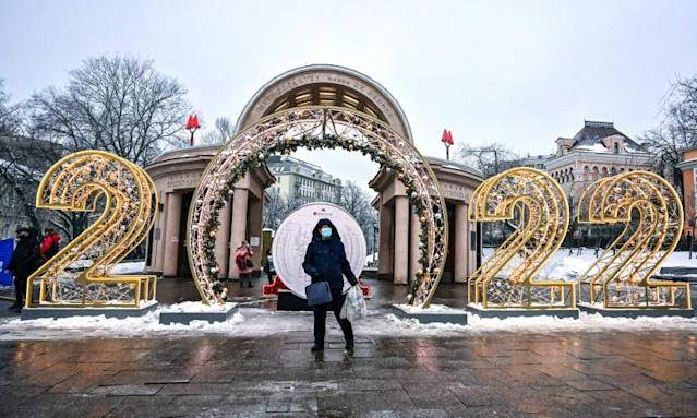 World to ring in New Year under Covid cloud