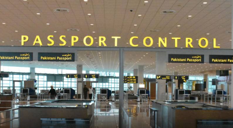 Dubai-bound man caught with foreign currency in Islamabad