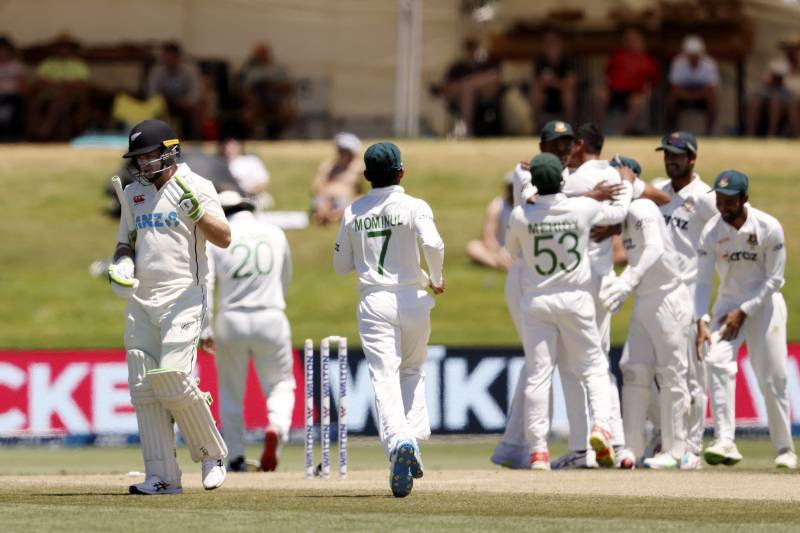 Bangladesh eye historic victory with New Zealand in tatters