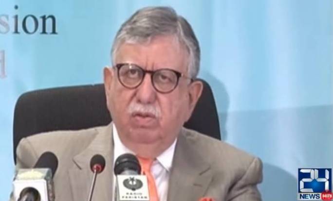 Tarin warns not to spare anyone who failed to pay tax on time