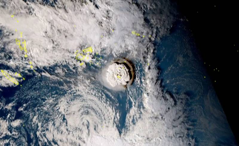 A grab taken from footage by Japan's Himawari-8 satellite and released by the National Institute of Information and Communications (Japan) shows the volcanic eruption that provoked a tsunami in Tonga. AFP