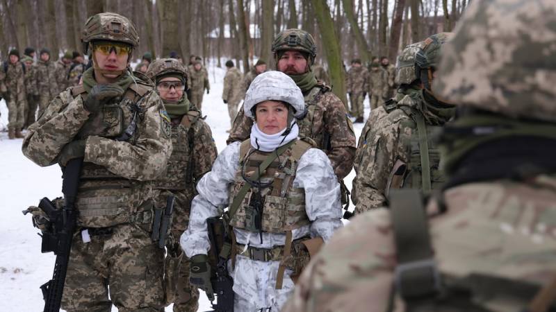 UK to offer NATO 'major military deployment' in Europe