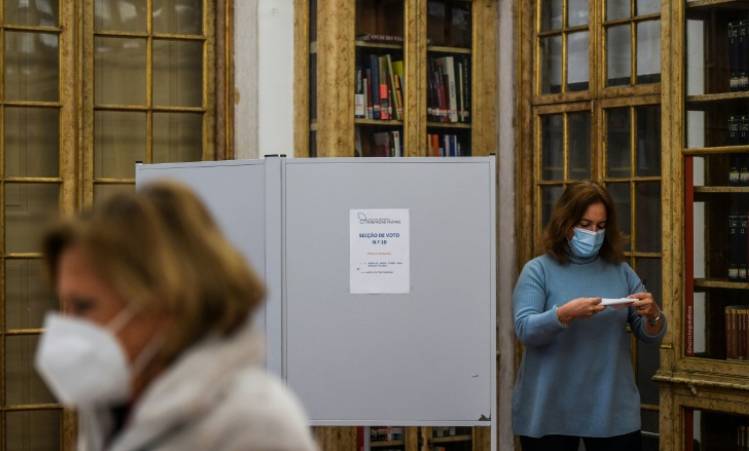 Portugal polls: Socialist reign at stake 