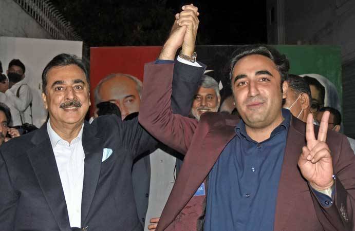 Bilawal refuses to accept Gilani’s resign, lauds his services for democracy