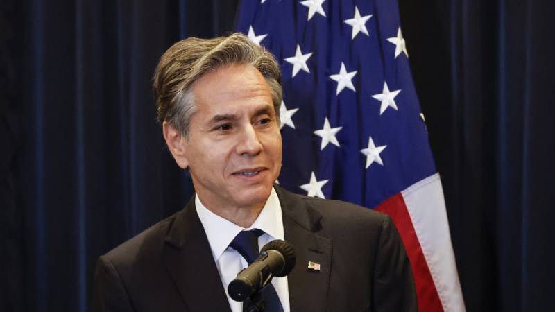 Blinken urges Russia to withdraw troops from Ukraine borders in Lavrov call