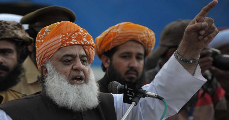 Maulana says PM Imran-led govt will have an end like Ashraf Ghani