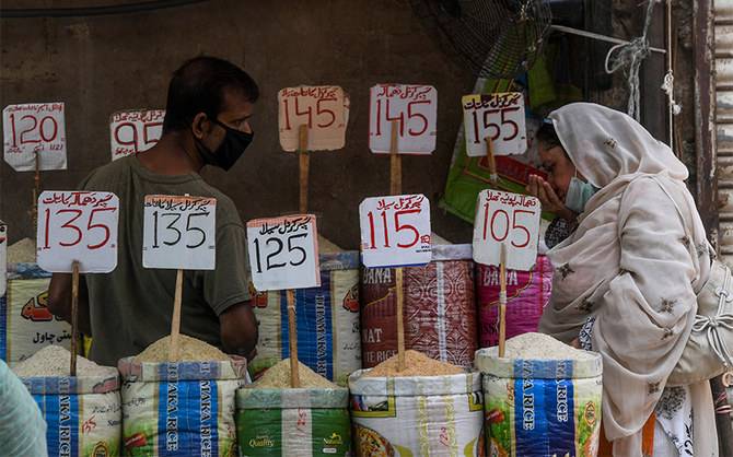 IMF warns inflation to pick up in Pakistan