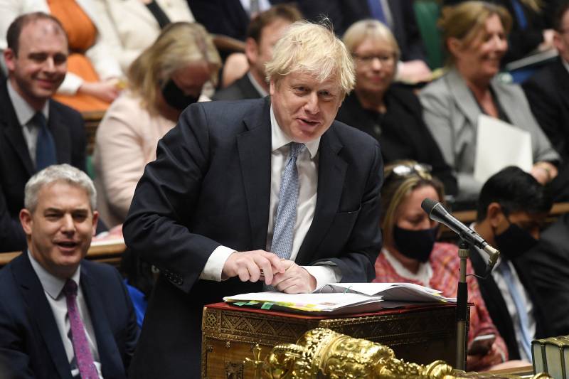 UK readies 1,000 more troops as Johnson visits NATO, Poland