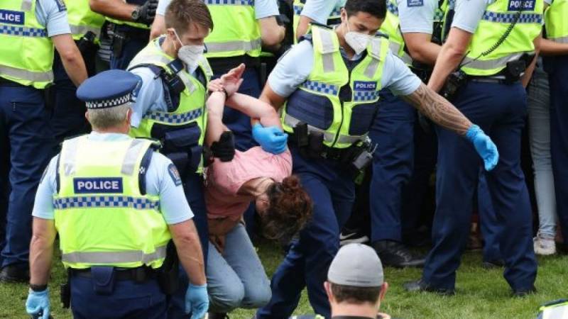 Clashes as New Zealand police clear Covid protest