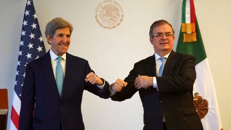 US envoy Kerry presses Mexico on climate, energy
