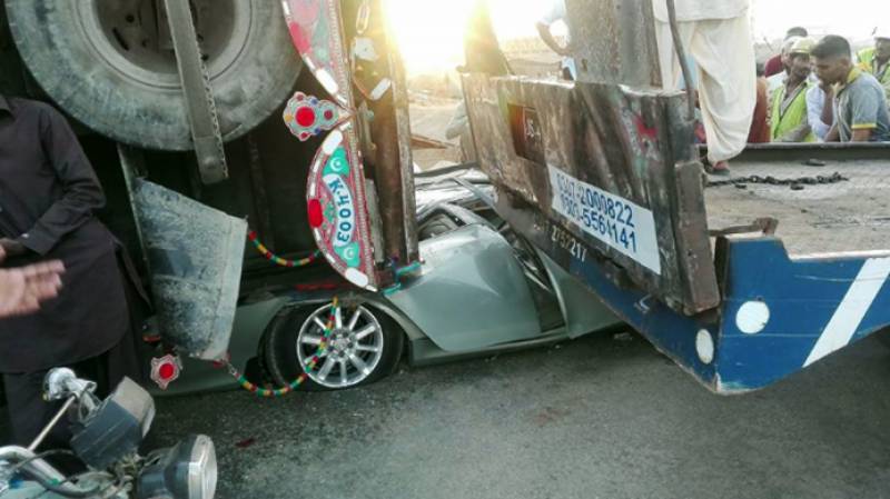 Six dead as car rams into trailer on Sorab highway