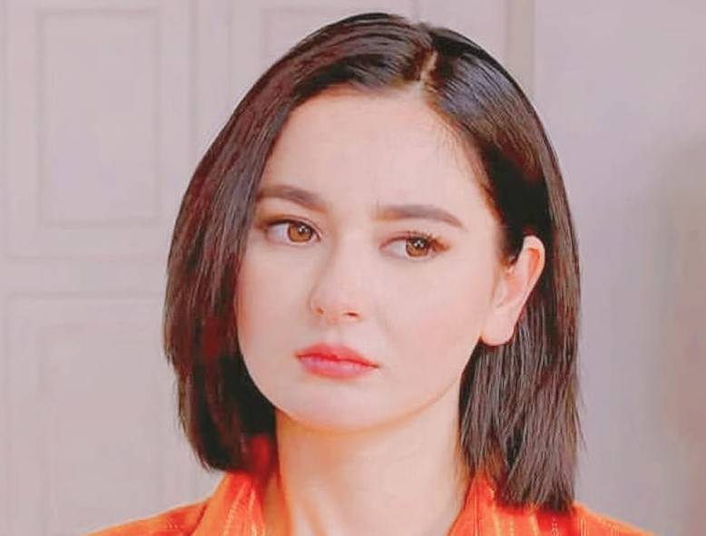 Hania Aamir’s sister breaks down after watching her get mistreated 