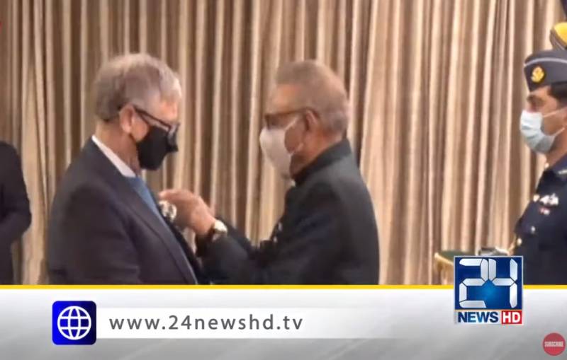Bill Gates takes up range of issues with PM Khan