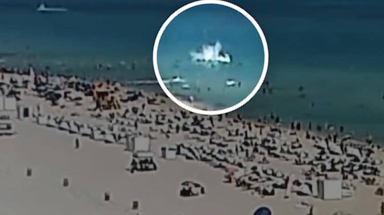 Helicopter crashes in ocean off Florida