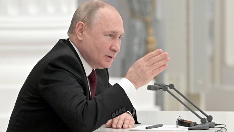 Putin says to decide 'today' on recognising Ukraine rebels
