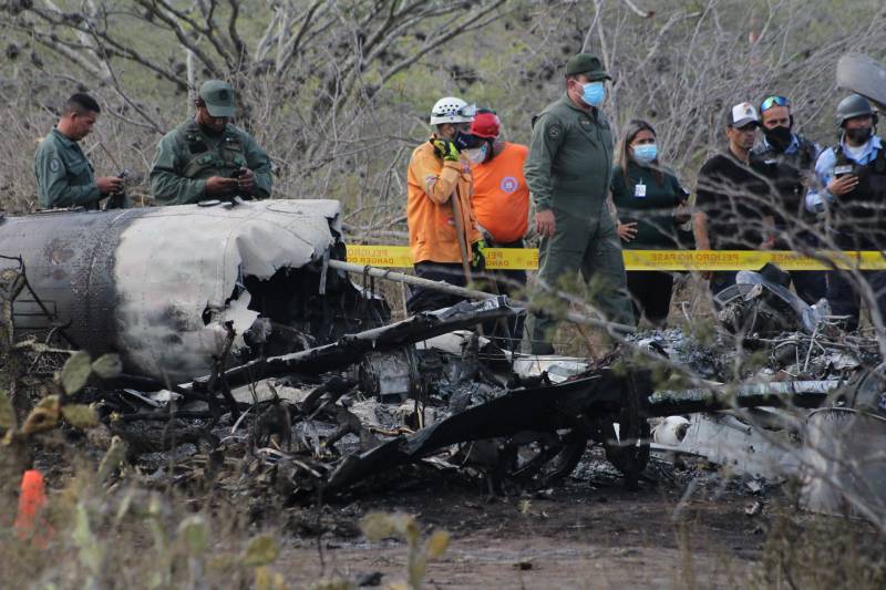Two Venezuela military officers killed in helicopter crash