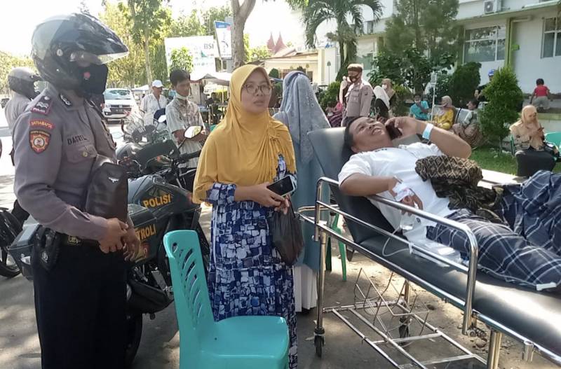 Seven dead as 6.2-magnitude earthquake strikes Indonesia's Sumatra