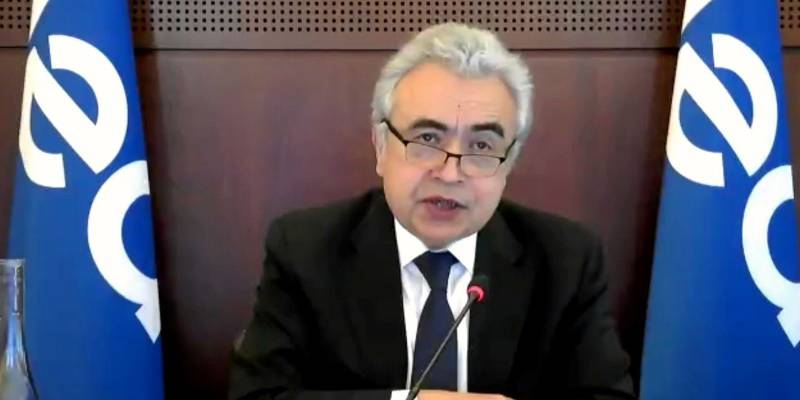 IEA outlines plan to cut Russia gas to EU by a third