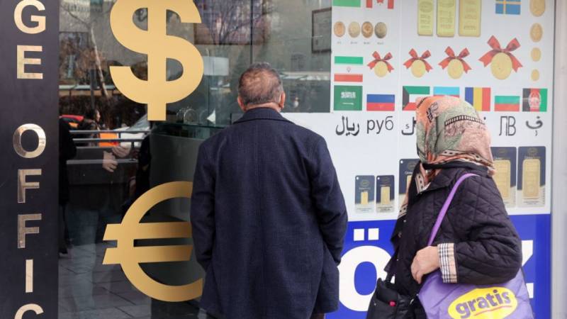 Turkey's inflation surges to 54.4 percent, highest since 2002: official data 