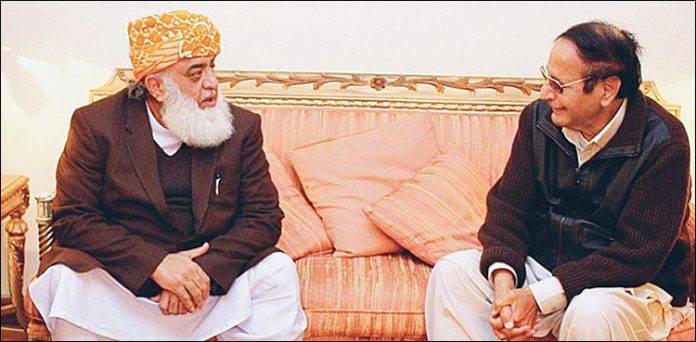 Ch Shujaat visits Fazl to discuss ongoing political situation