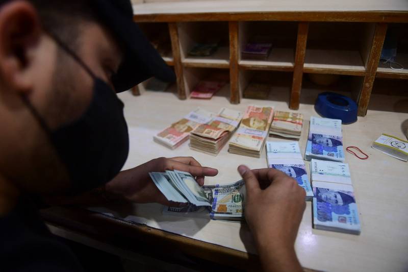Pakistani rupee shows some resistance against US dollar