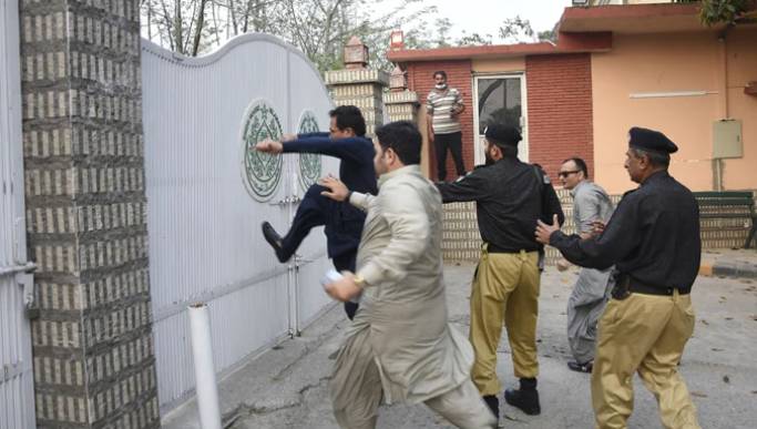 13 PTI workers 'arrested' for Sindh House attack