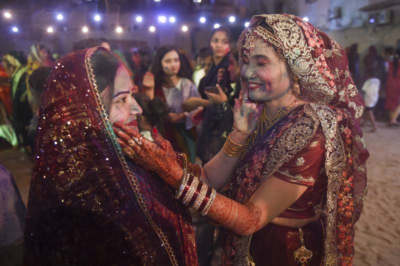Asif Zardari felicitates Hindu community on ‘Holi’