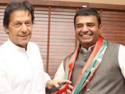 Basit Bukhari announces casting his vote against PM to save nation
